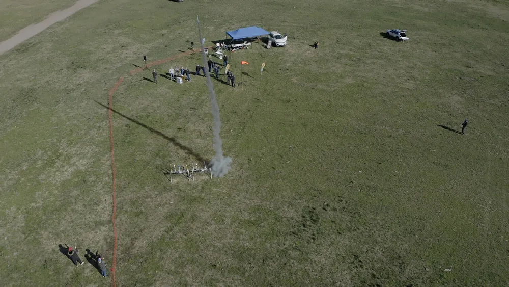Lanzamiento de un modelo tomado desde un drone